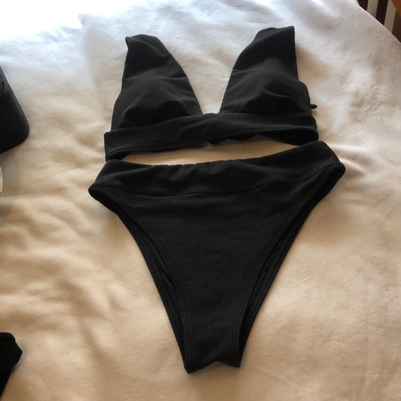 Abercrombie & Fitch Other - Abercrombie and fitch black ribbed 2 piece suit size small